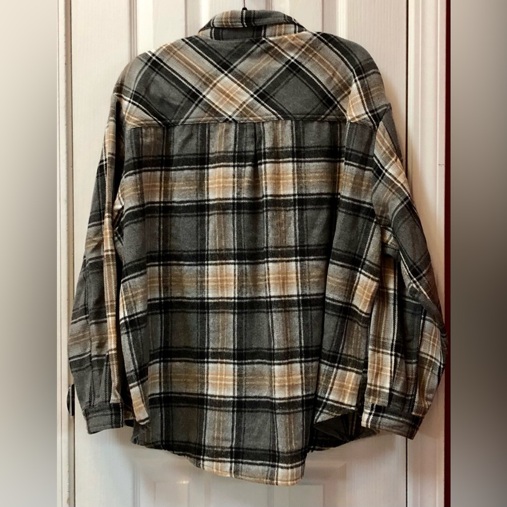 Umgee Women’s Polyester Button Down - image 4